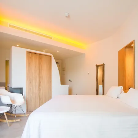 Higueron Curio Collection By Hilton (adults Only) אתר נופש פואנגירולה