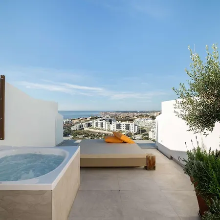 אתר נופש Higueron Curio Collection By Hilton (adults Only) פואנגירולה