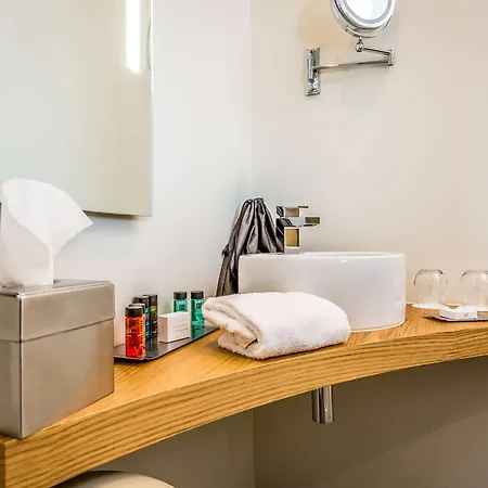 אתר נופש Higueron Curio Collection By Hilton (adults Only)