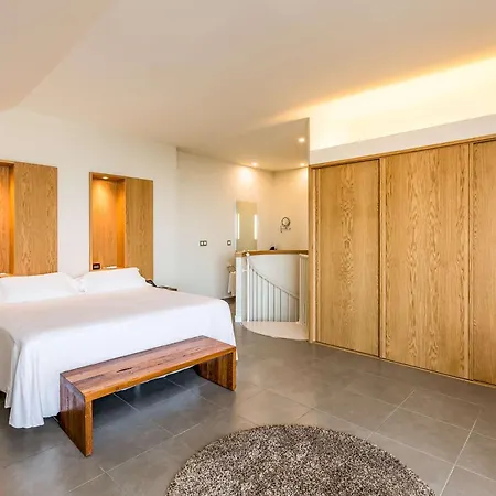 אתר נופש Higueron Curio Collection By Hilton (adults Only) פואנגירולה