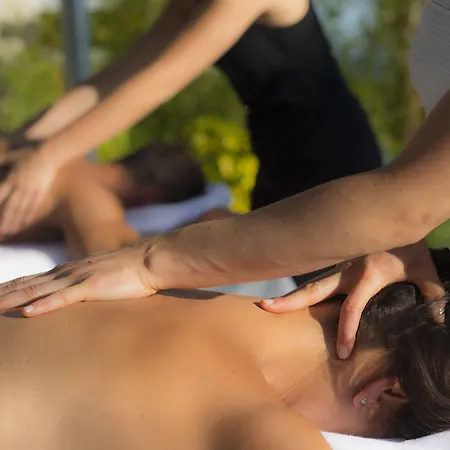 אתר נופש Higueron Malaga, Curio Collection By Hilton (adults Only) פואנגירולה