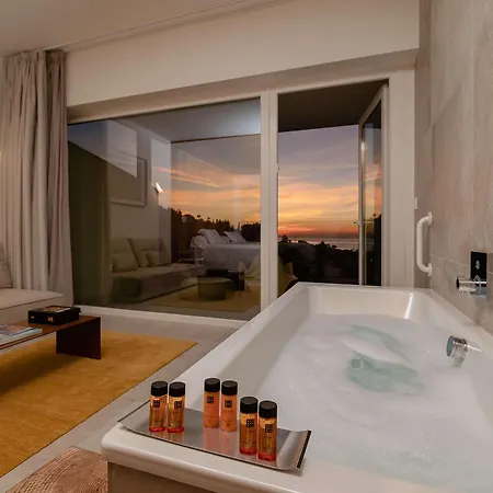 Higueron Malaga, Curio Collection By Hilton (adults Only) אתר נופש 5*