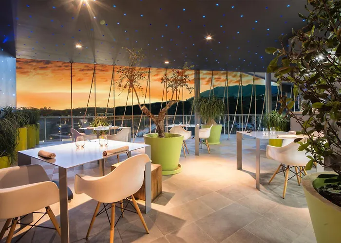 Higueron Malaga, Curio Collection By Hilton (adults Only) Ośrodek wypoczynkowy 5*